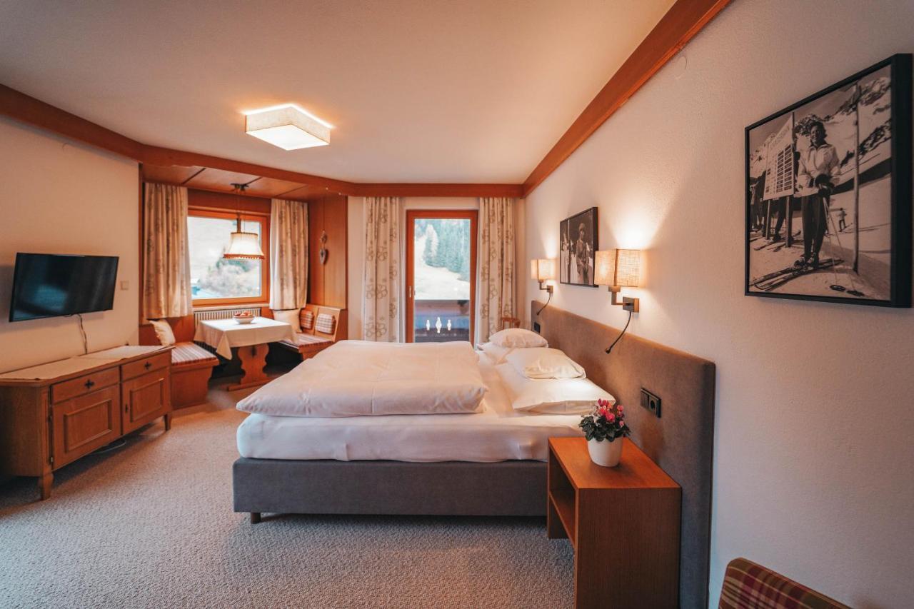 Hotel Garni Almjur Sankt Anton am Arlberg Esterno foto
