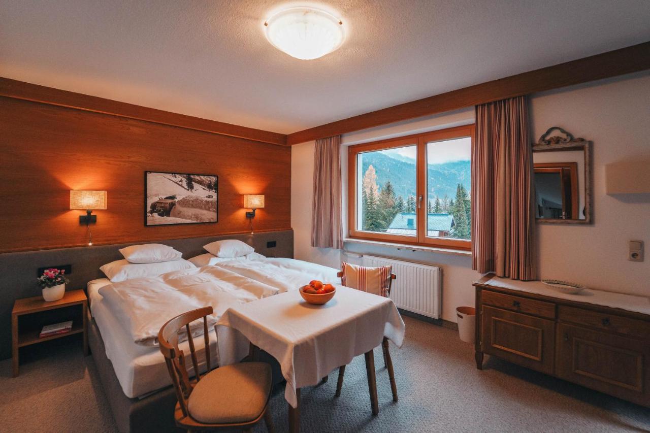 Hotel Garni Almjur Sankt Anton am Arlberg Esterno foto