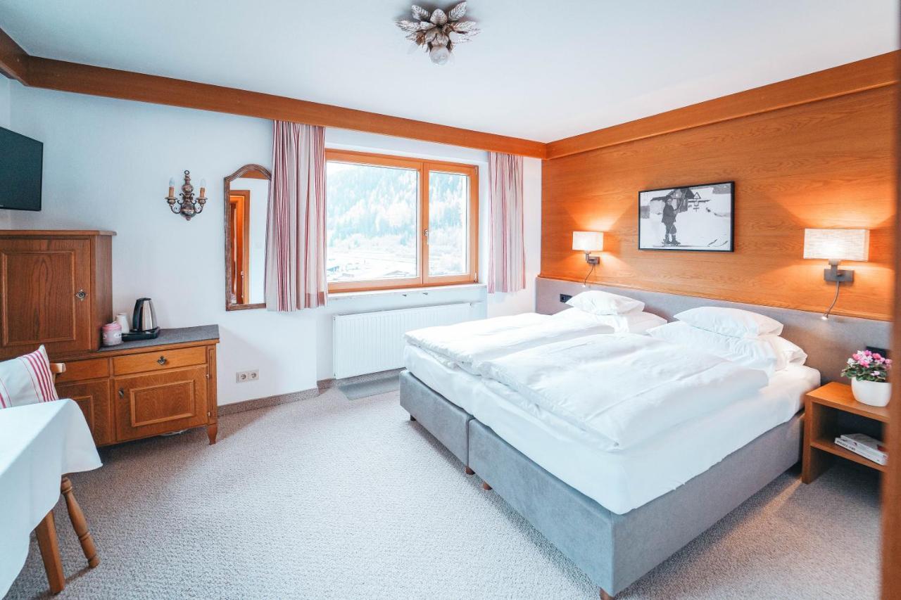 Hotel Garni Almjur Sankt Anton am Arlberg Esterno foto