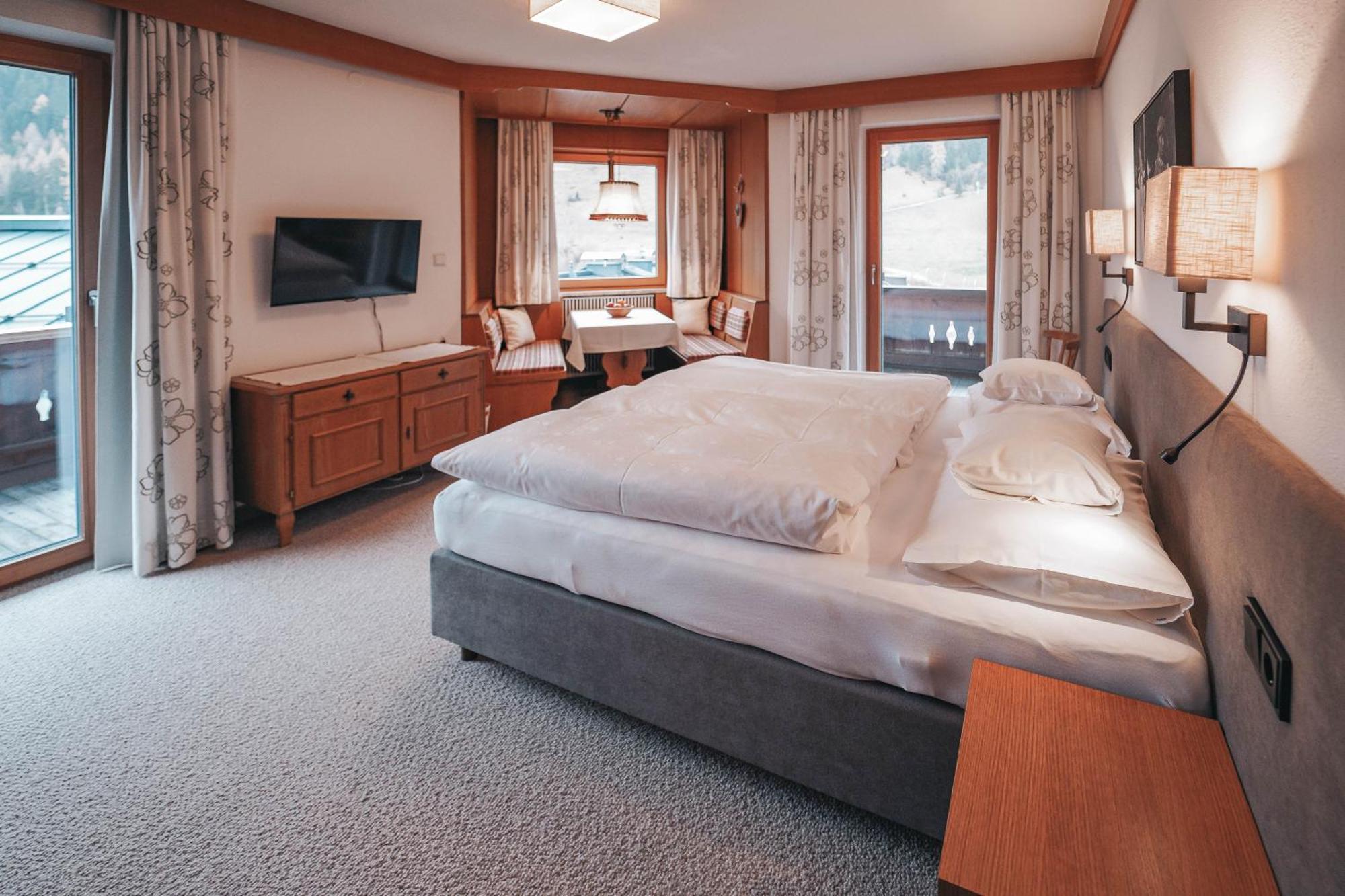 Hotel Garni Almjur Sankt Anton am Arlberg Esterno foto